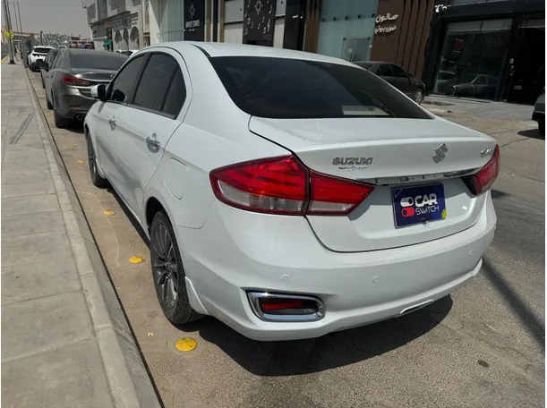 Car image 7