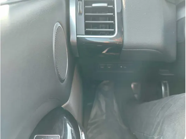 Car image 36
