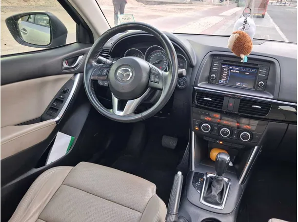 Car image 14