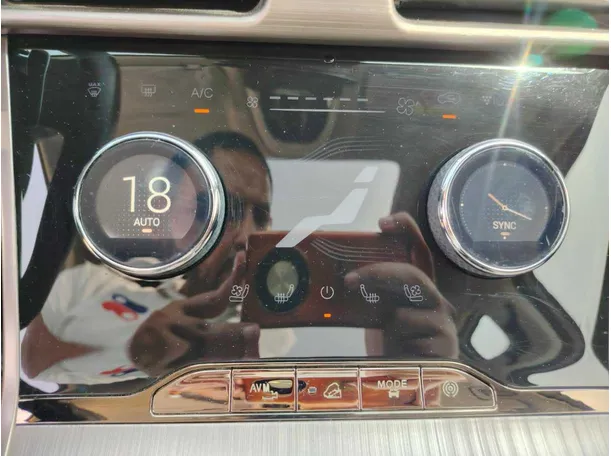 Car image 27