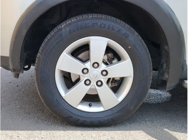 Car image 10