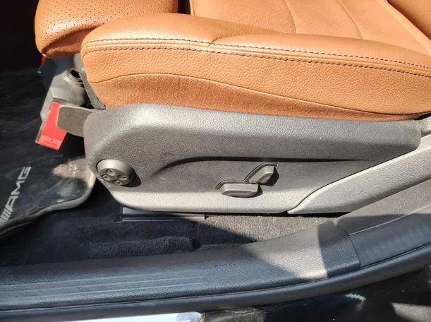 Car image 43