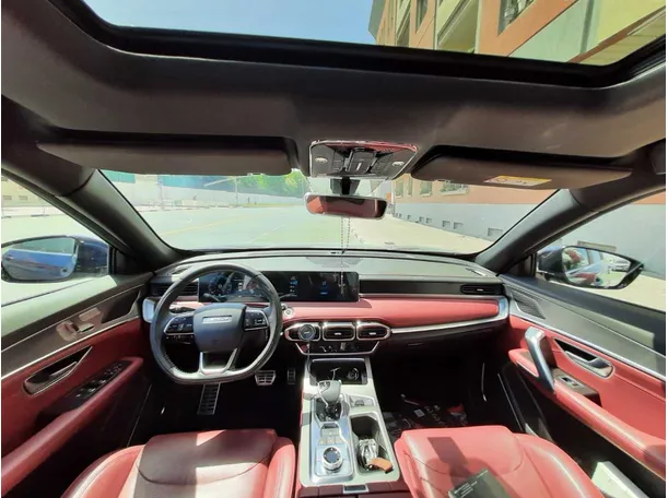 Car image 14