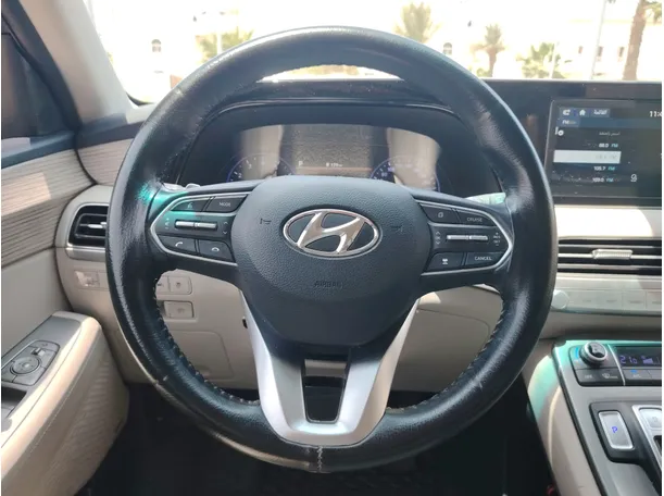 Car image 24