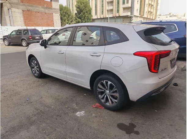 Car image 7