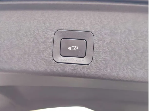 Car image 35