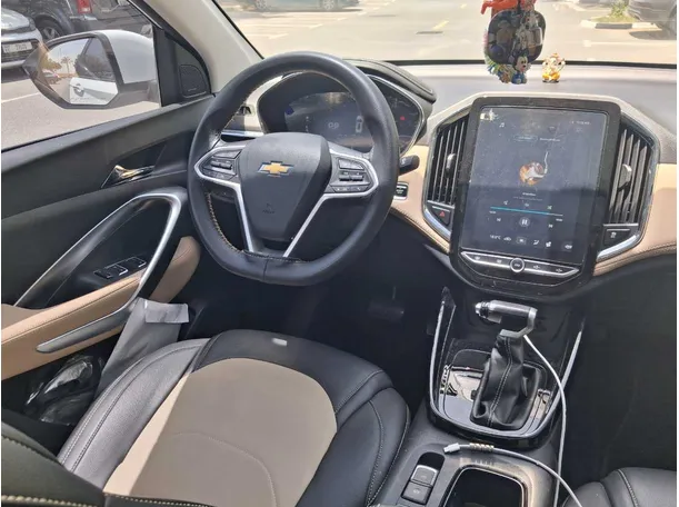 Car image 16