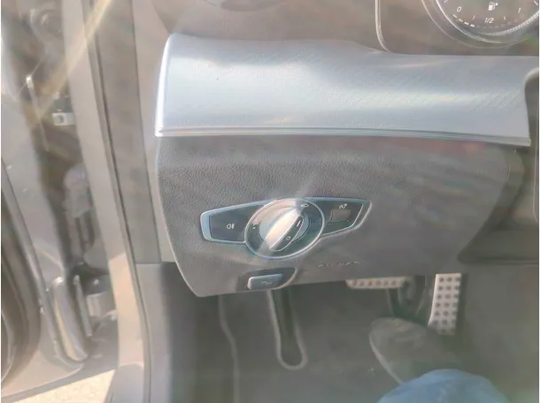 Car image 36