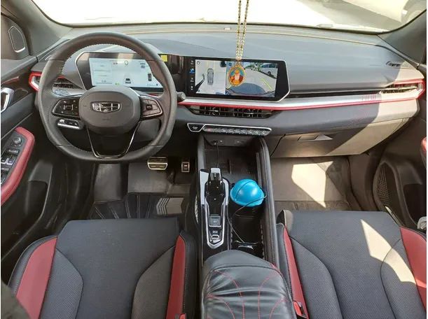 Car image 17