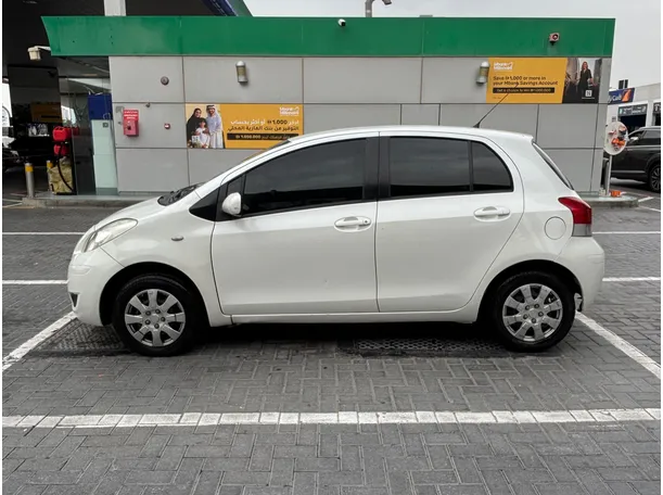 Car image 10