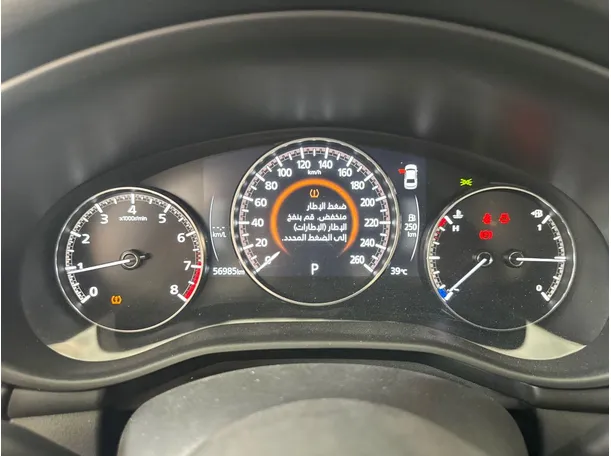 Car image 11