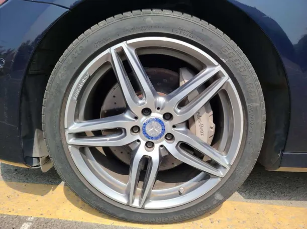 Car image 10