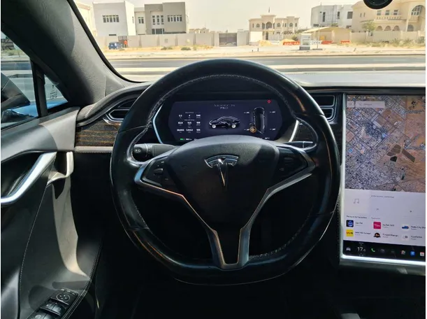 Car image 17