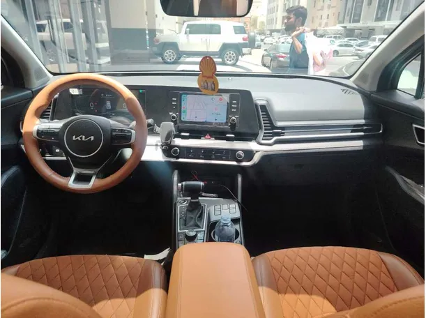 Car image 24