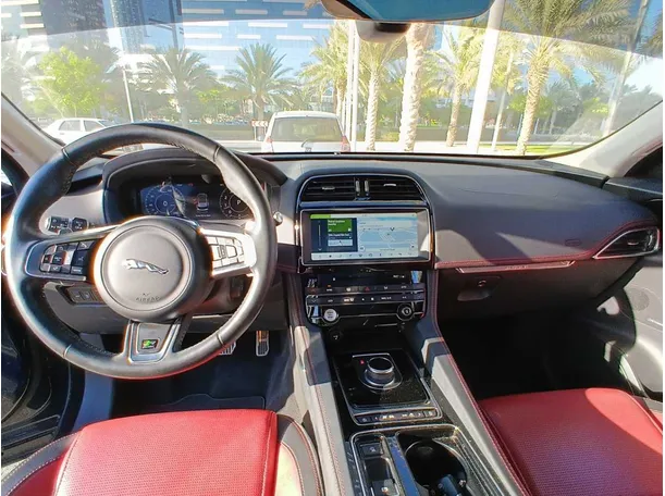 Car image 15