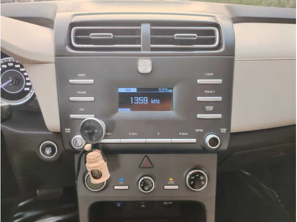 Car image 19