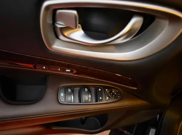Car image 33
