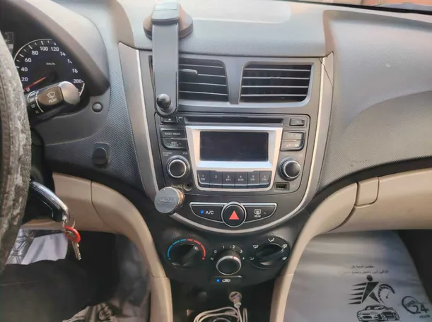 Car image 25