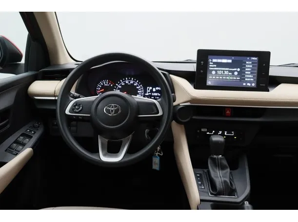 Car image 15