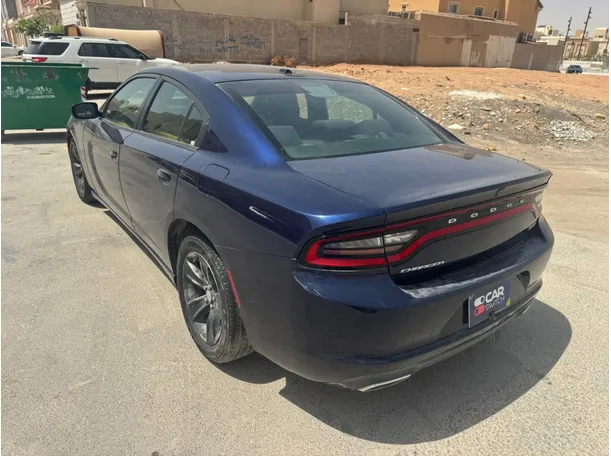 Car image 7