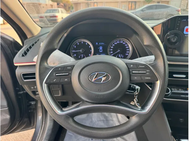 Car image 17