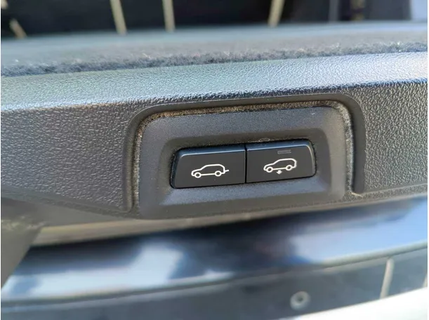 Car image 42
