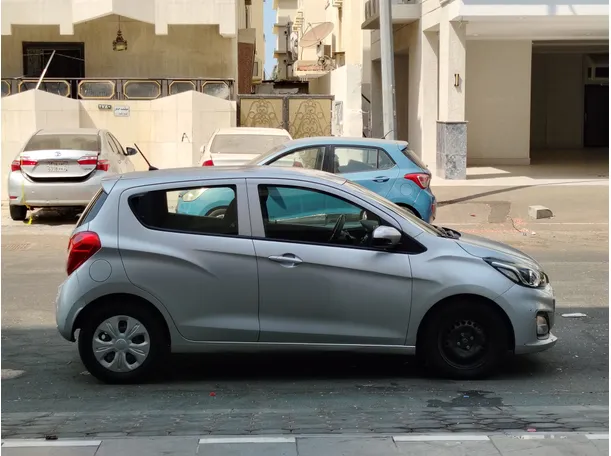 Car image 4