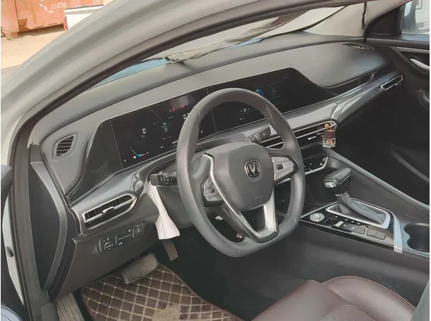 Car image 13