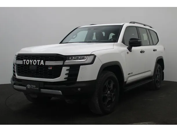 2025 تويوتا لاندكروزر في دبي