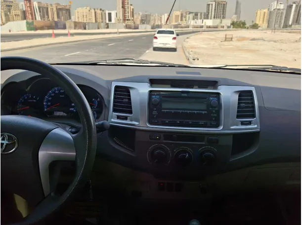 Car image 16