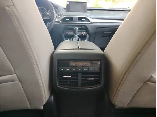 Car image 26