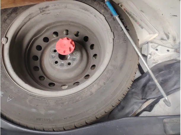 Car image 21