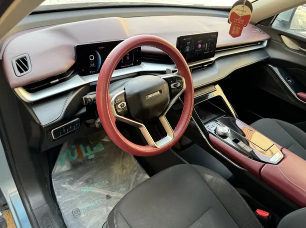Car image 10