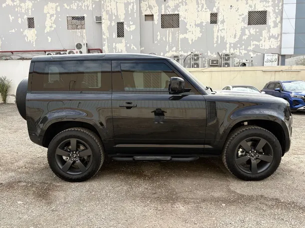Car image 4