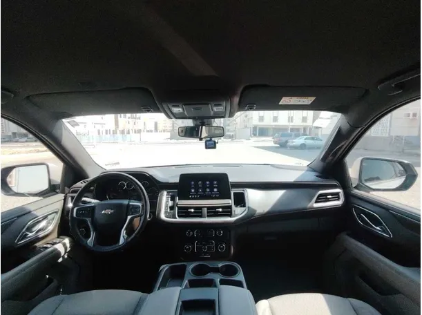 Car image 17