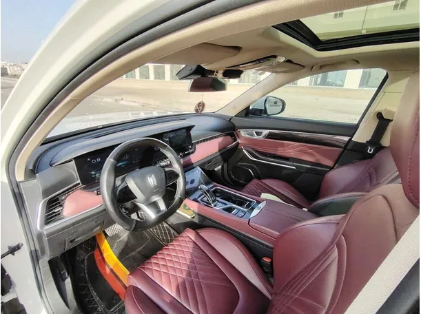 Car image 11