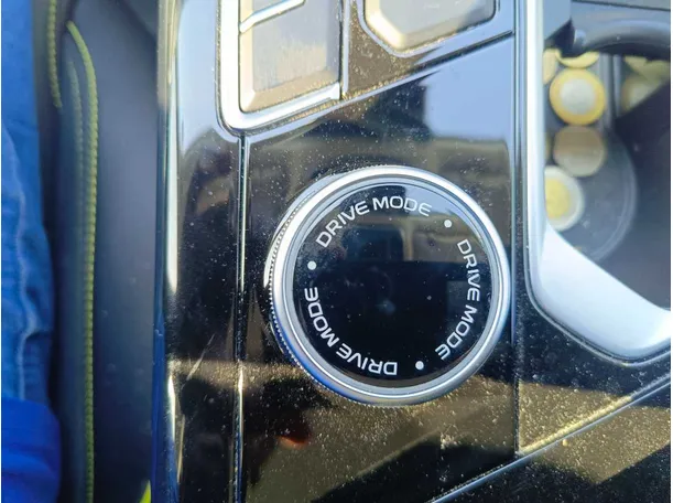 Car image 22