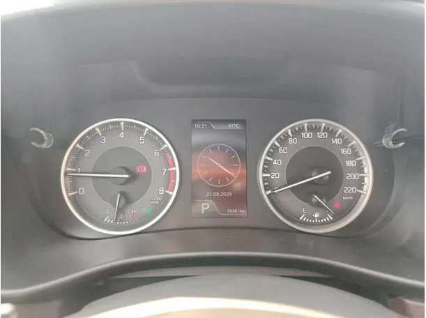 Car image 26
