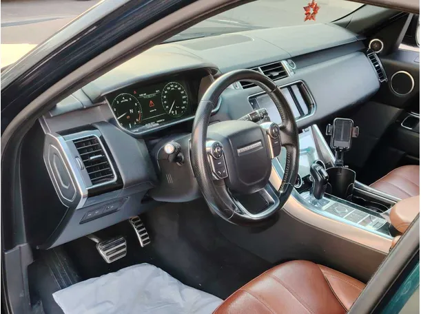 Car image 11