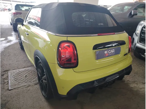 Car image 8