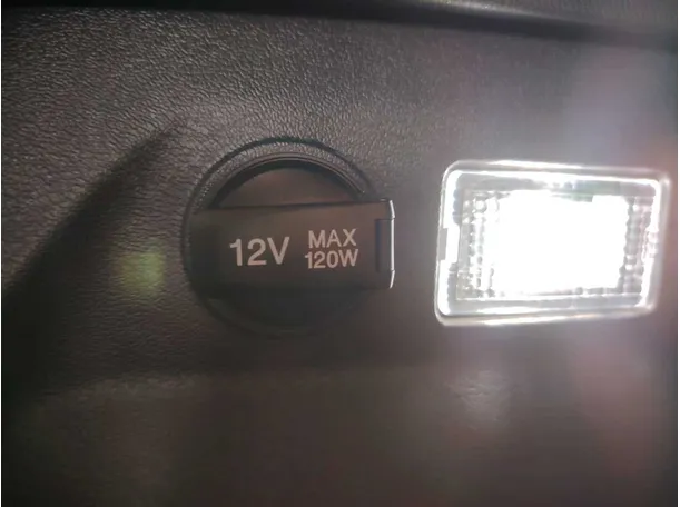 Car image 34