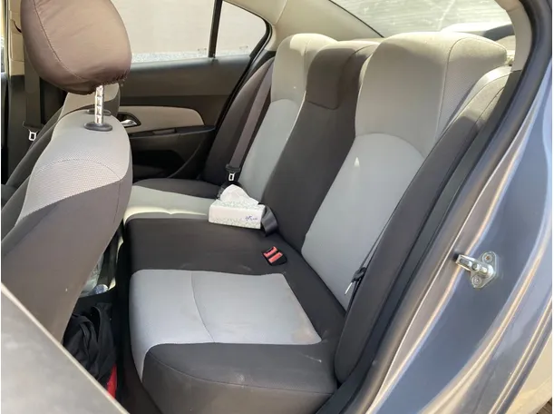 Car image 12