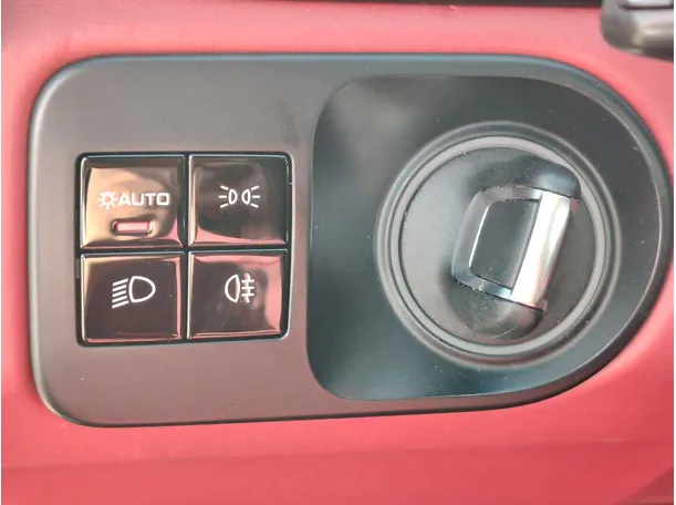 Car image 33