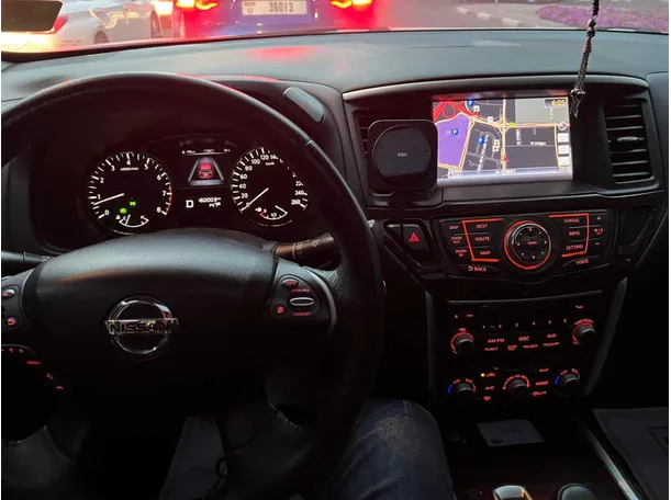 Car image 14