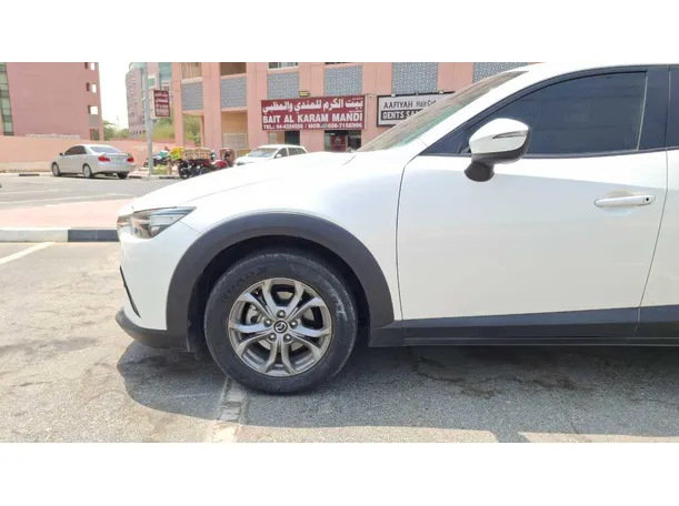 Car image 9