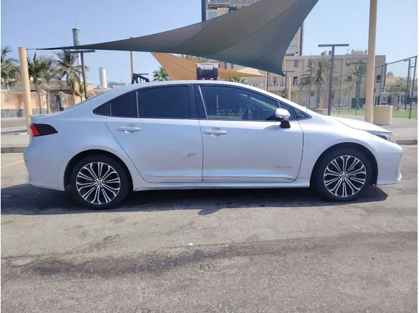 Car image 4