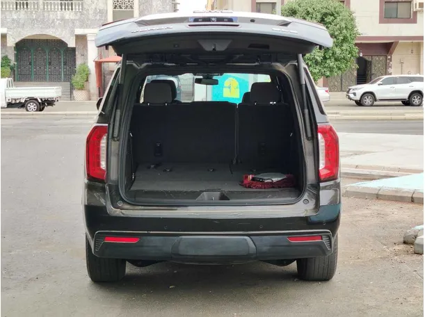Car image 24