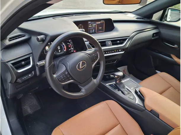 Car image 11