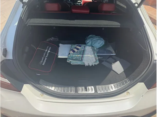Car image 19