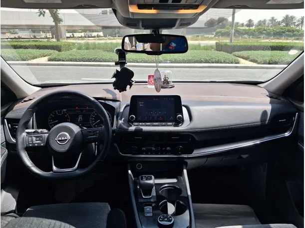 Car image 18